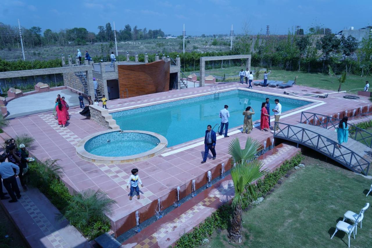 5 States Resort Amritsar Exterior foto